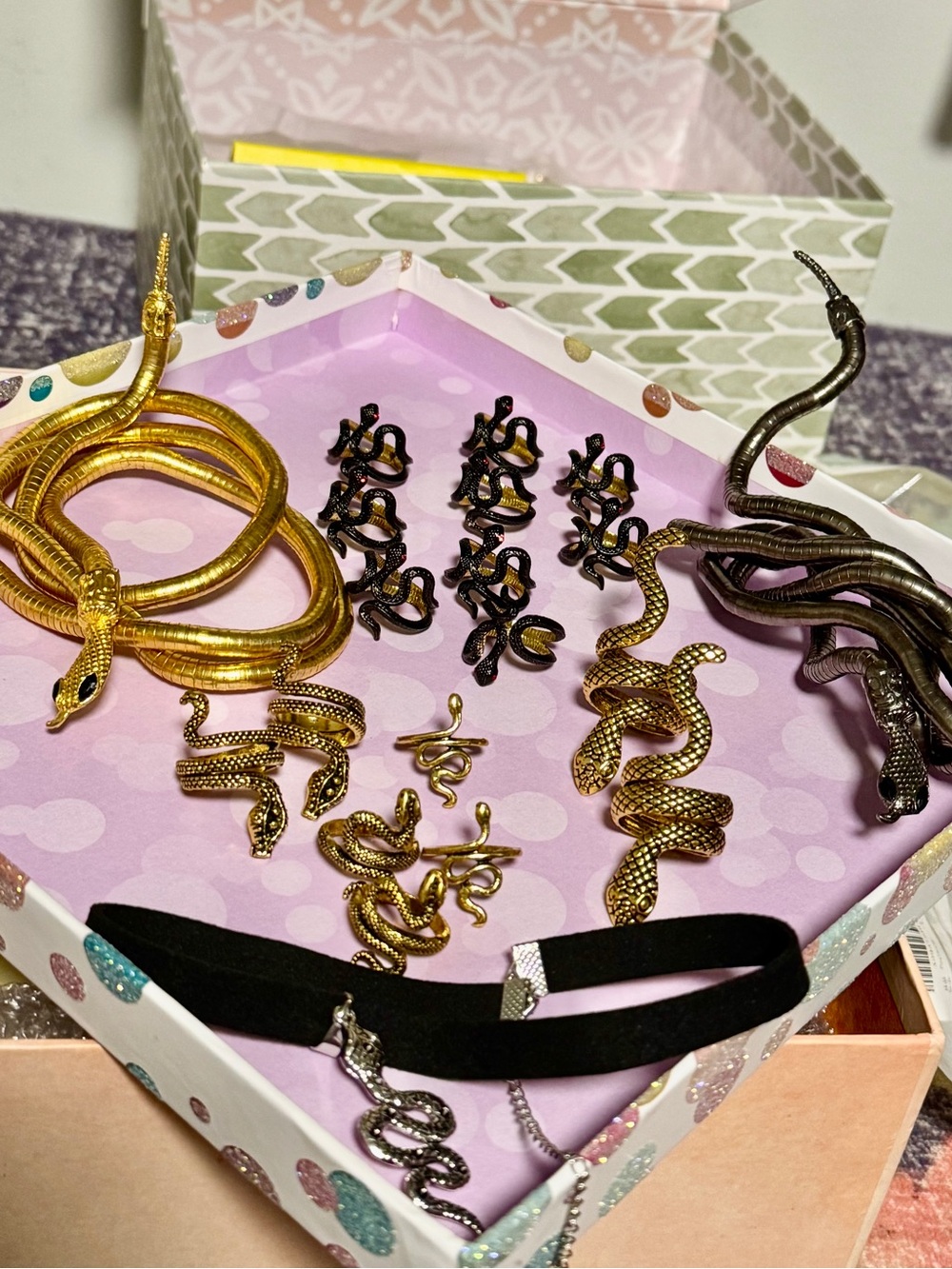Snake Jewelry 20pcs Costume Snake Rings, Choker, Wraps New